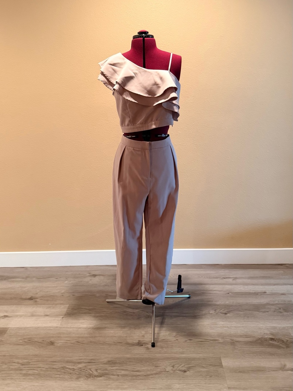 One-Shoulder Ruffle Crop Top & Straight-Leg Pants Set
